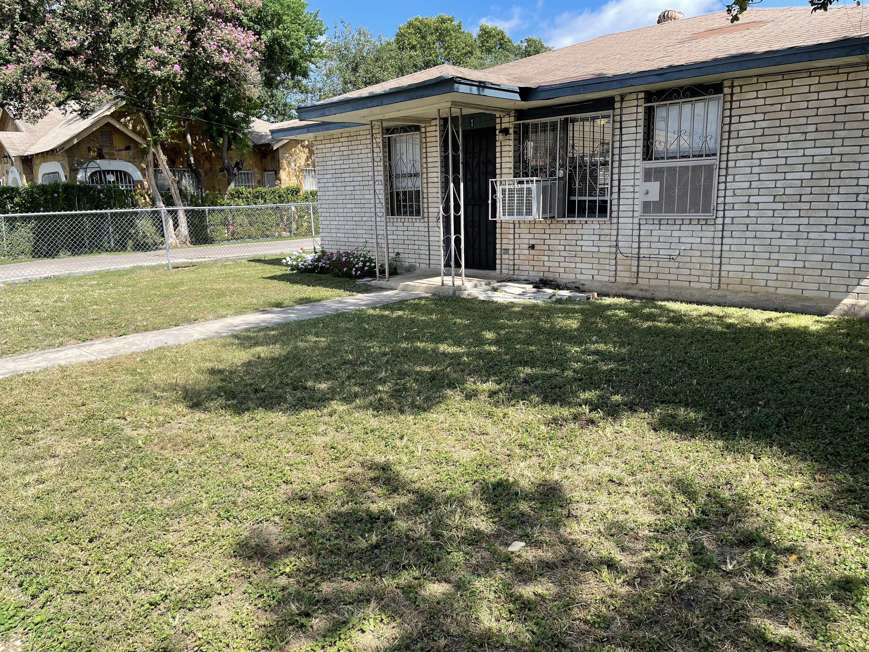 1711 W. Cesar Chavez - 1